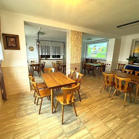 Maxovo Kralovstvi Apartment Rovensko pod Troskami Exterior photo