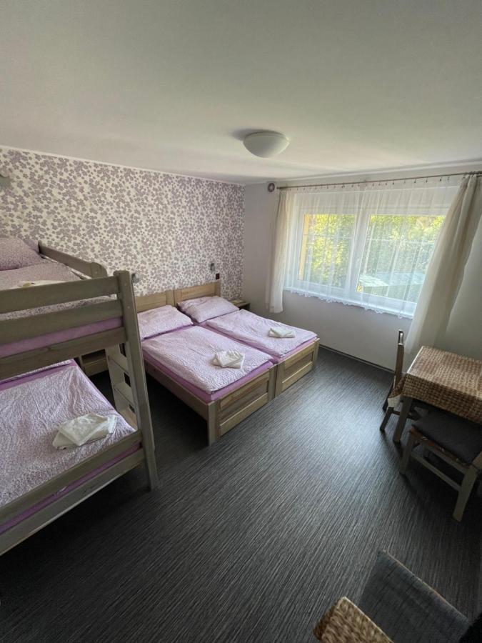 Maxovo Kralovstvi Apartment Rovensko pod Troskami Exterior photo